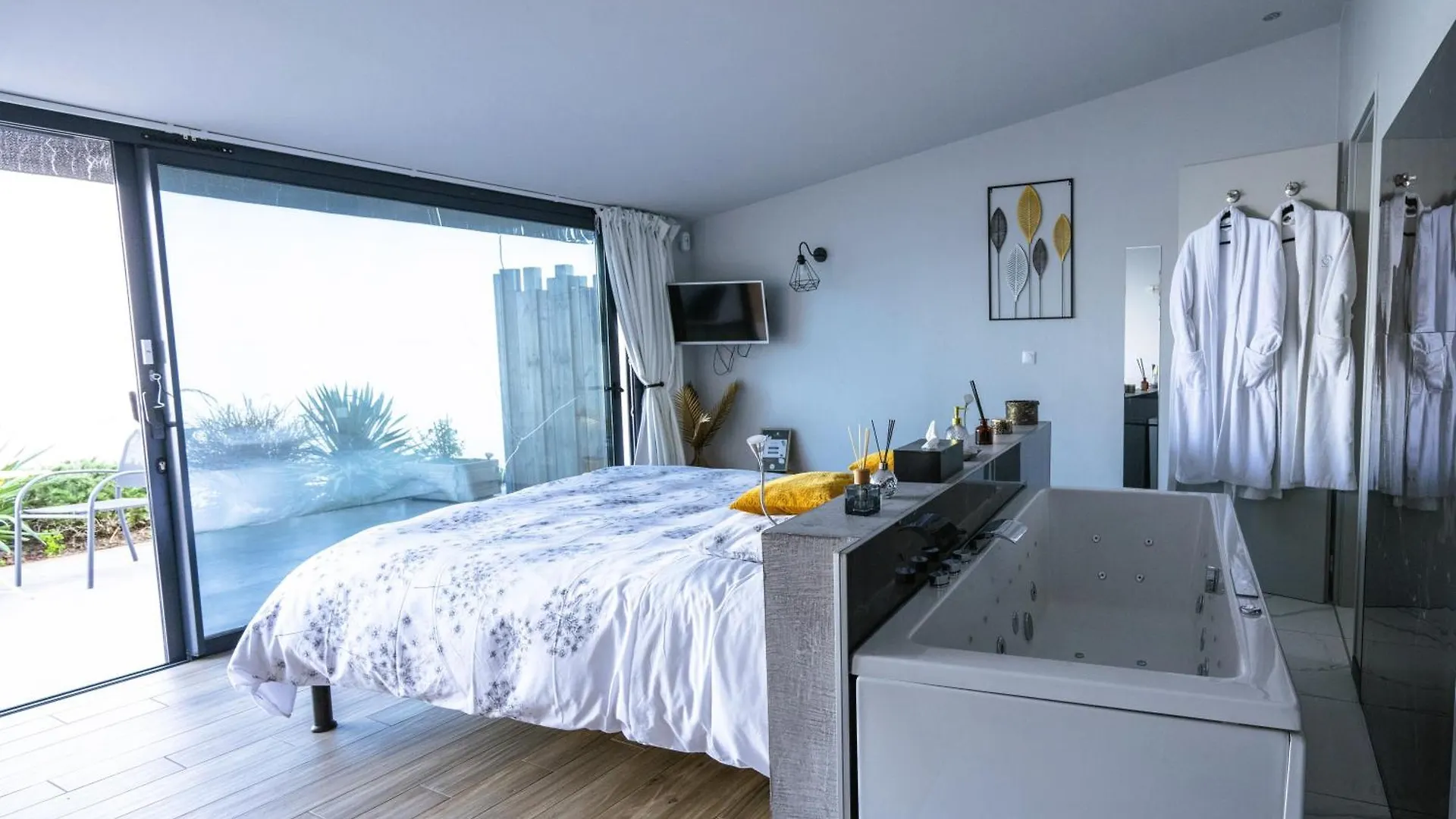 La Suite Soleil Romantique & Vue Istres Holiday home
